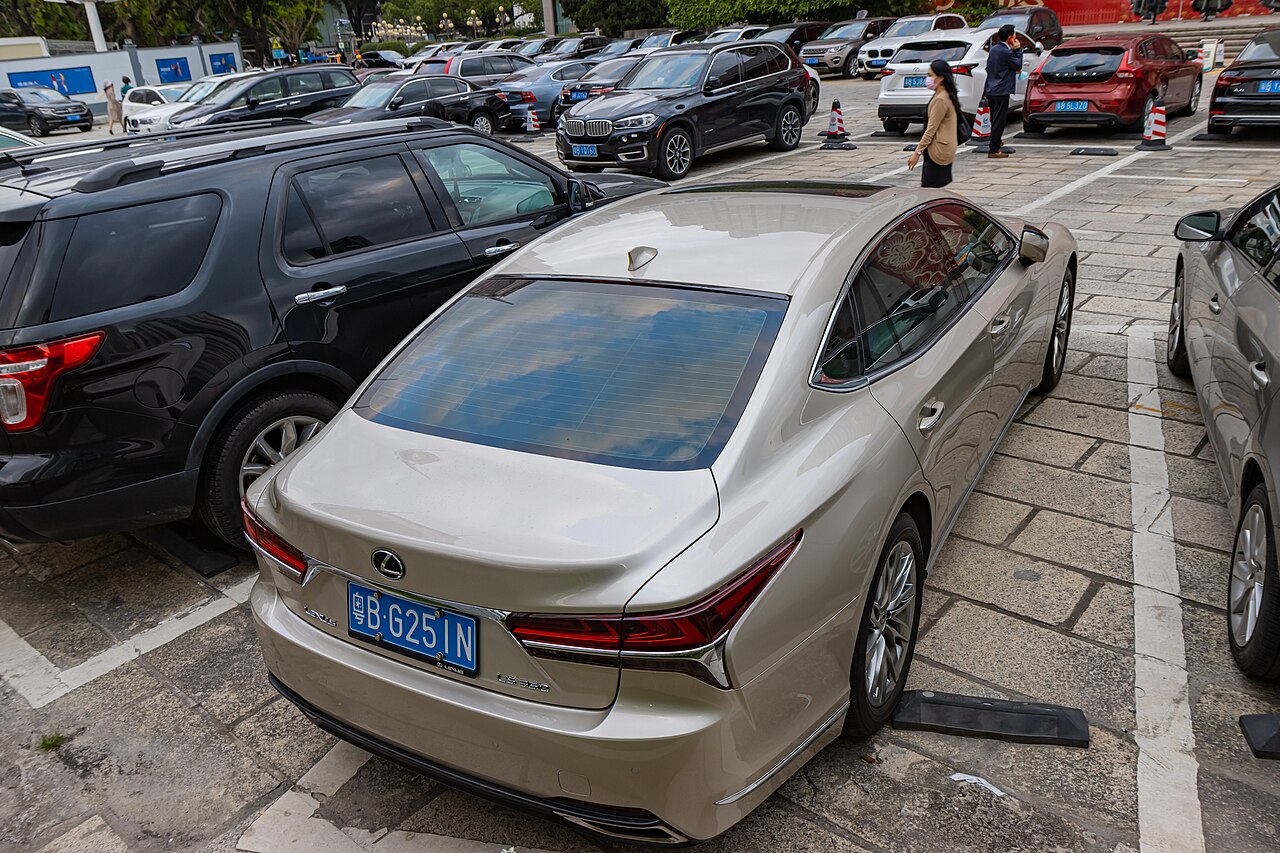 Lexus LS 0 km