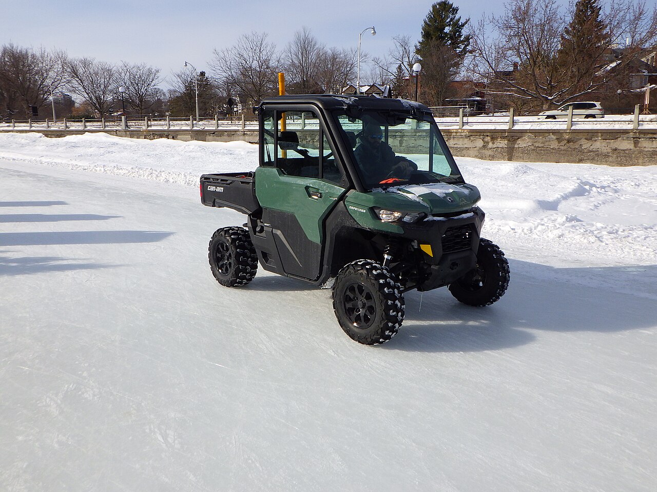 Can-Am Defender