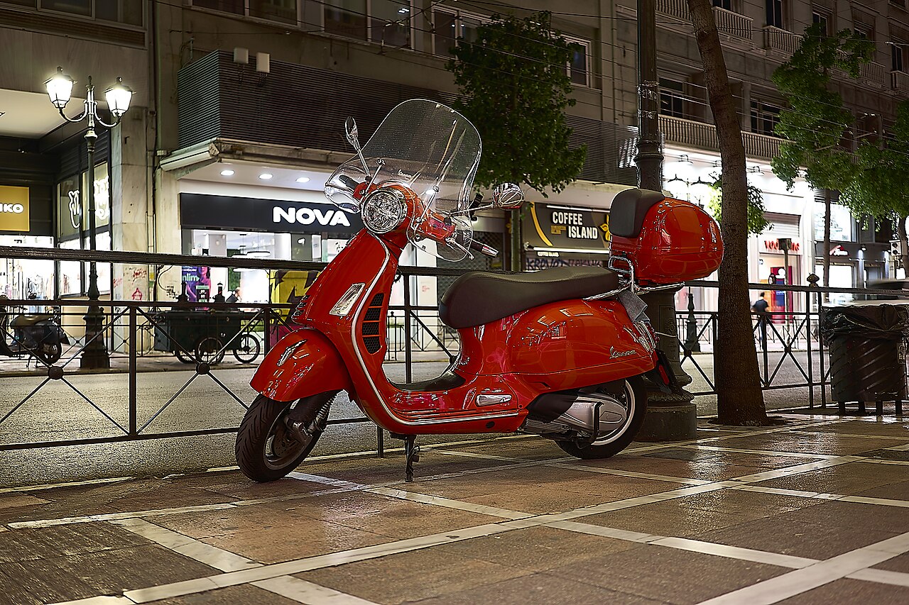 Piaggio Vespa GTS 300