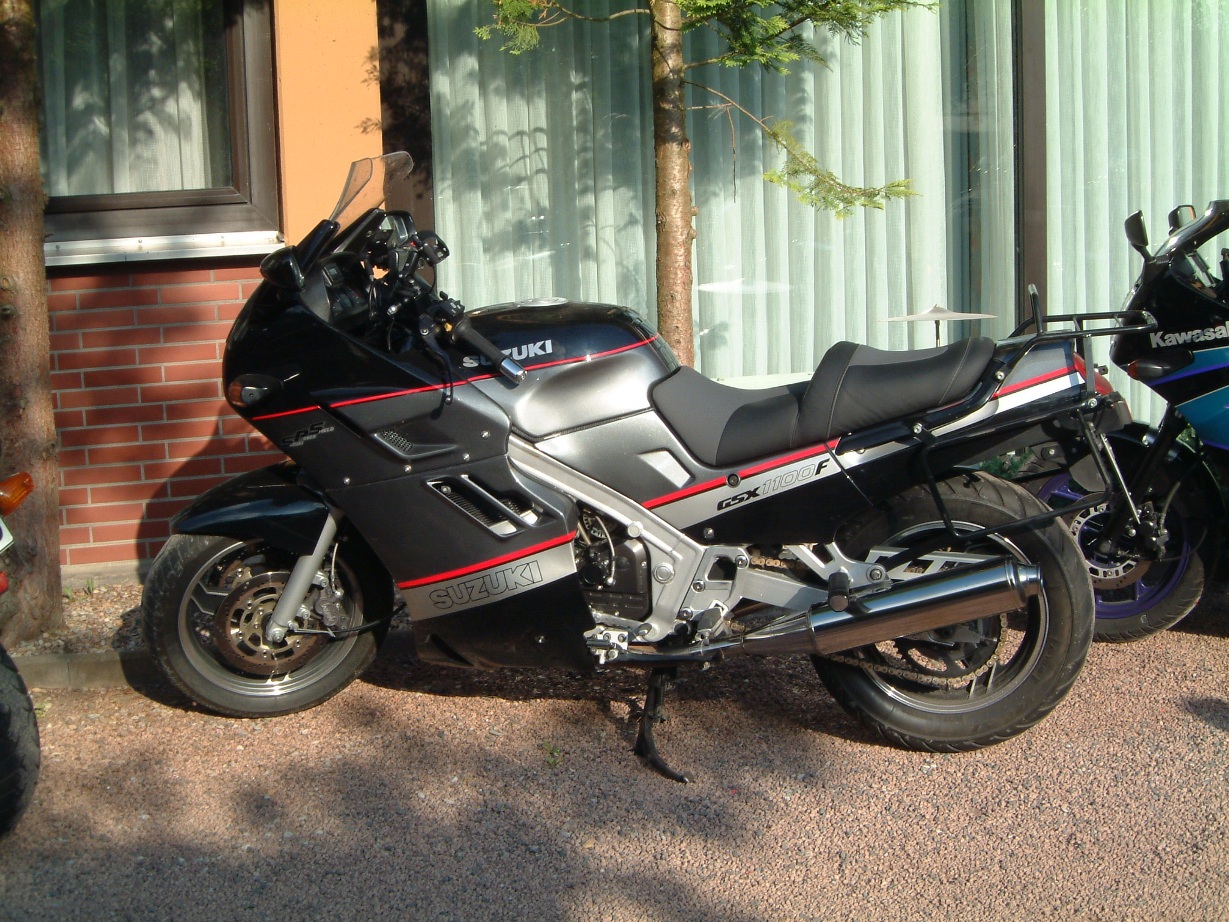 Suzuki GSX 1100 F